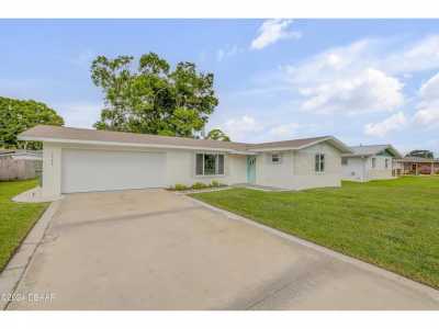 Home For Sale in Daytona Beach, Florida