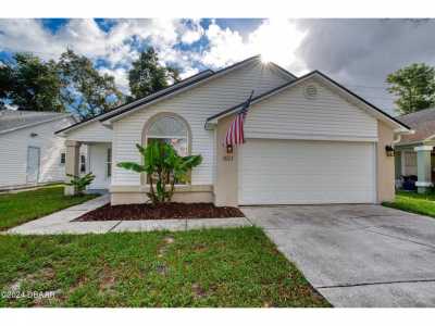 Home For Sale in Port Orange, Florida