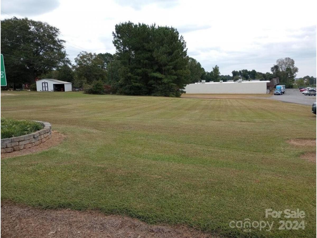 Picture of Home For Sale in Spindale, North Carolina, United States