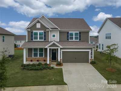 Home For Sale in Huntersville, North Carolina