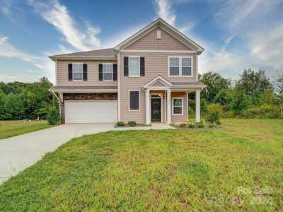 Home For Sale in Statesville, North Carolina