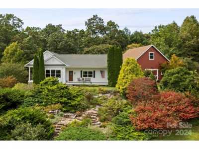 Home For Sale in Horse Shoe, North Carolina