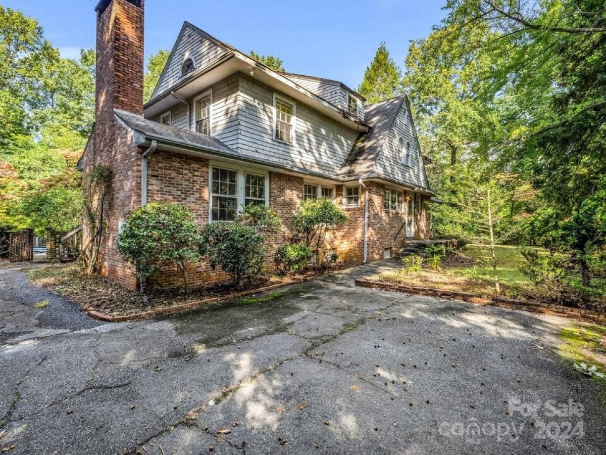 Picture of Home For Sale in Tryon, North Carolina, United States