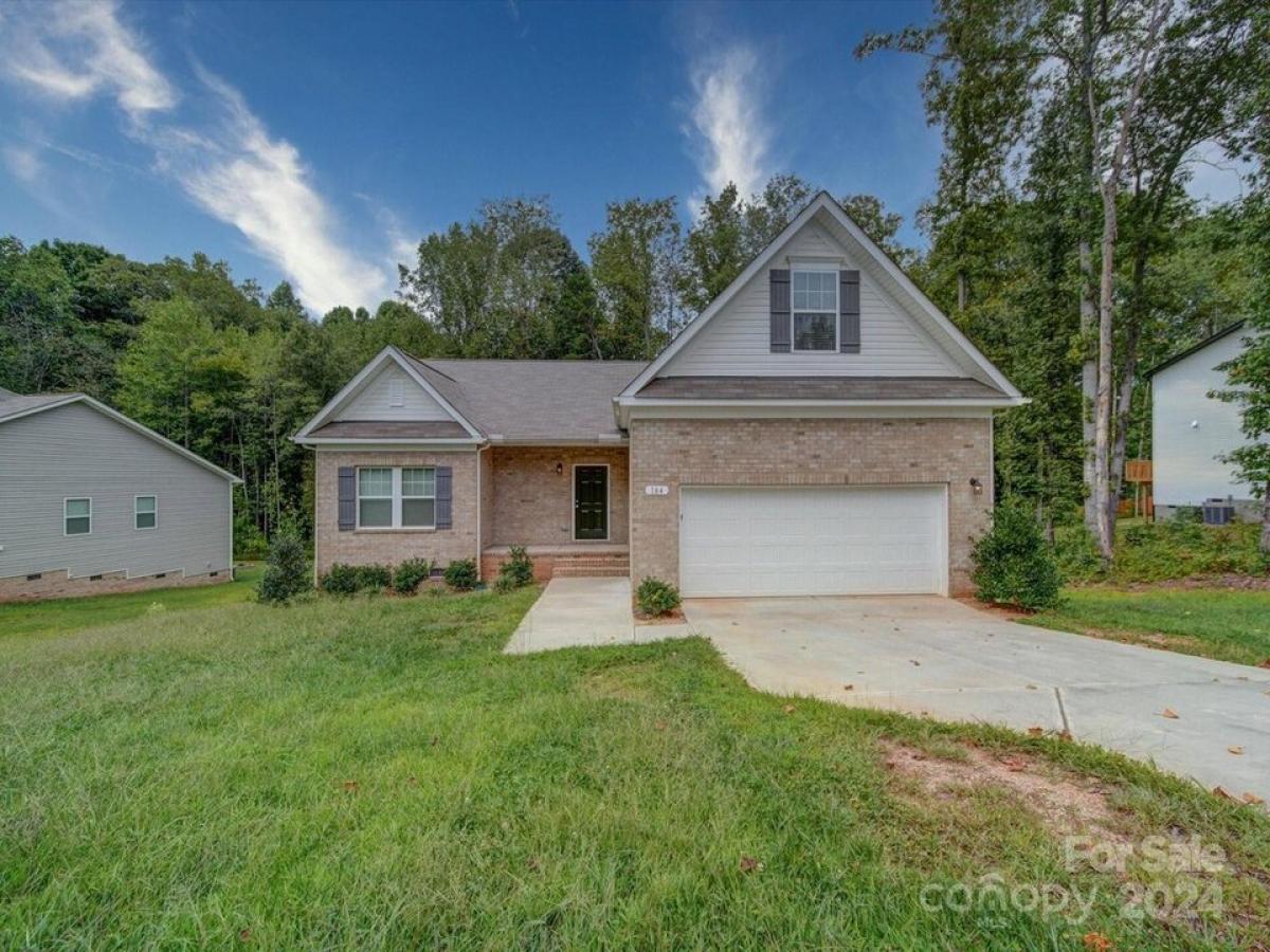 Picture of Home For Sale in Statesville, North Carolina, United States