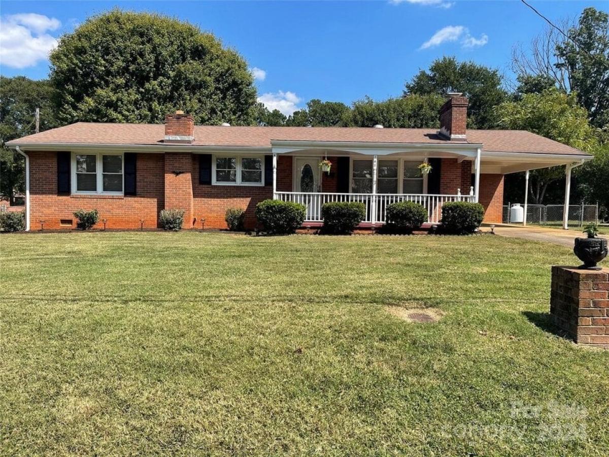 Picture of Home For Sale in Forest City, North Carolina, United States