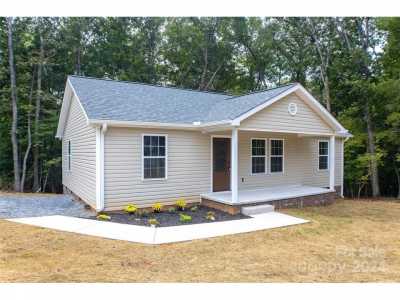 Home For Sale in Mount Gilead, North Carolina