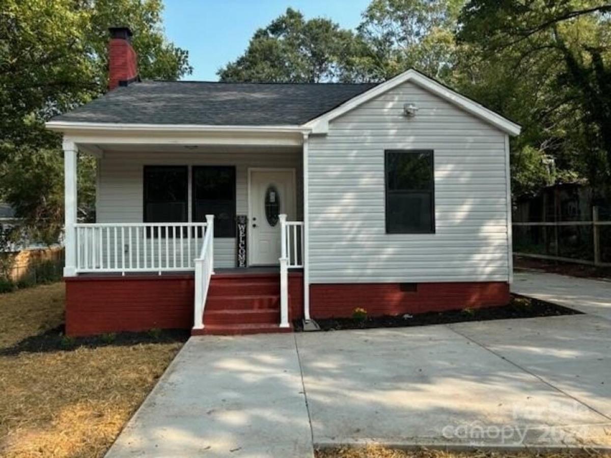 Picture of Home For Sale in Belmont, North Carolina, United States