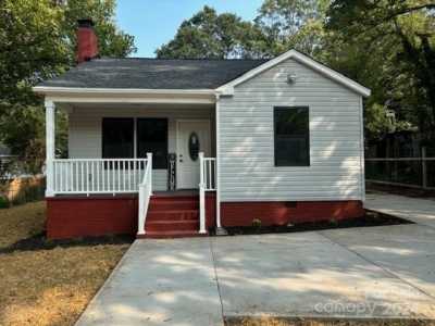 Home For Sale in Belmont, North Carolina