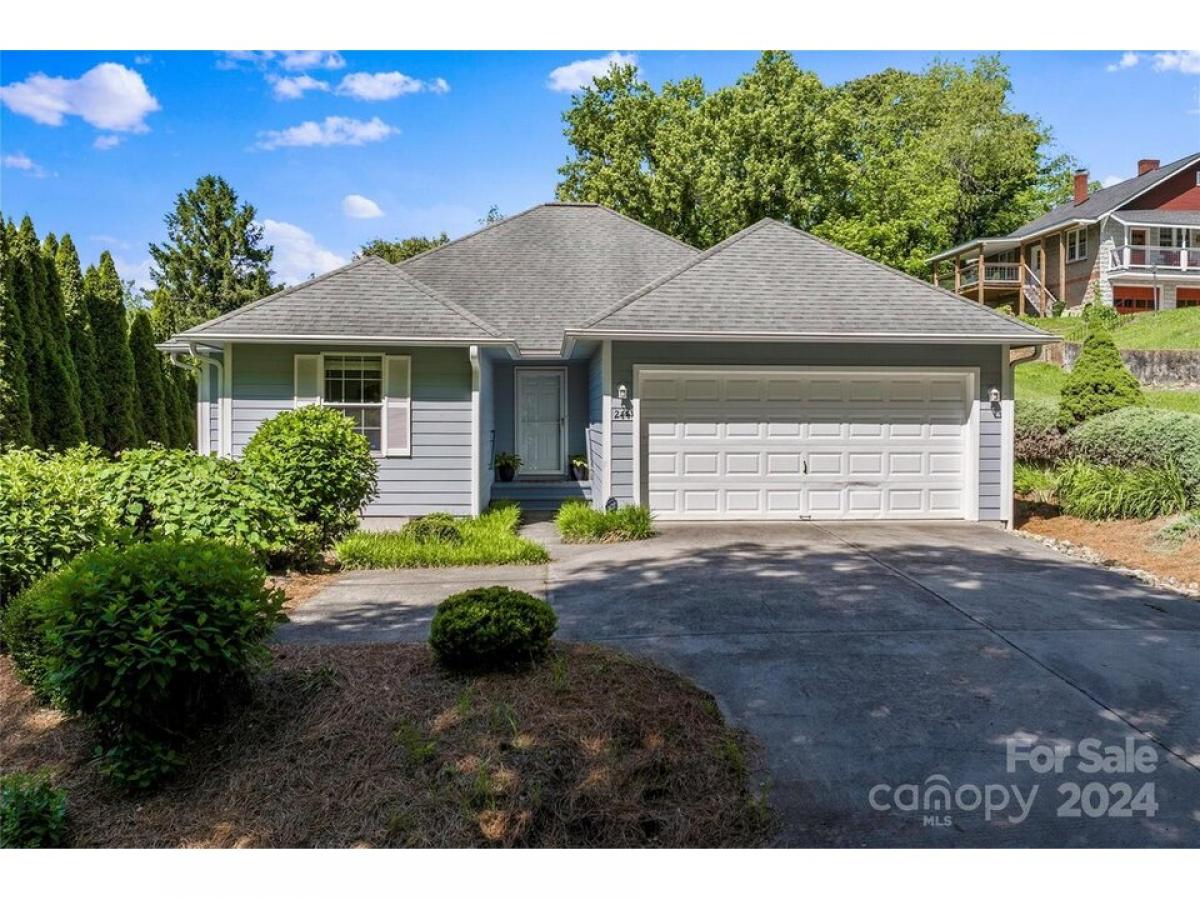 Picture of Home For Sale in Canton, North Carolina, United States