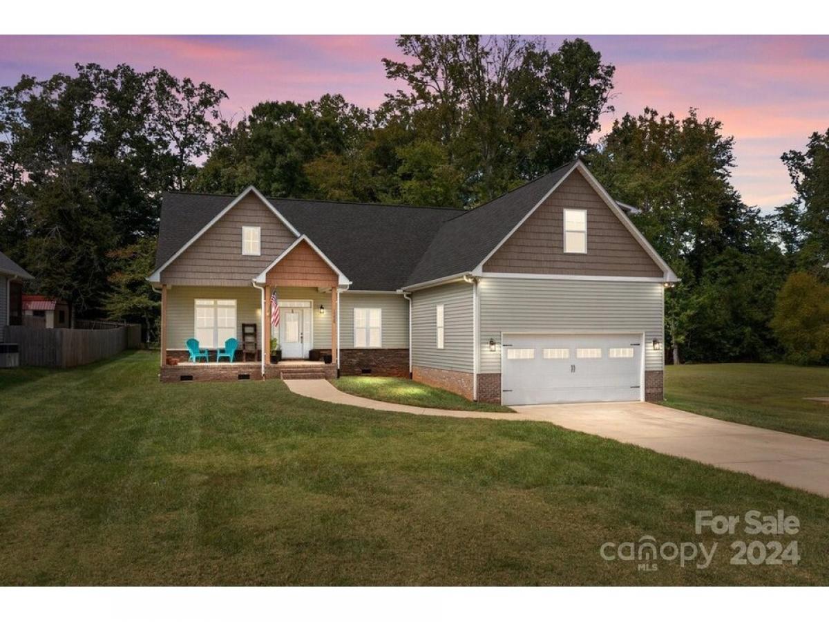 Picture of Home For Sale in Salisbury, North Carolina, United States