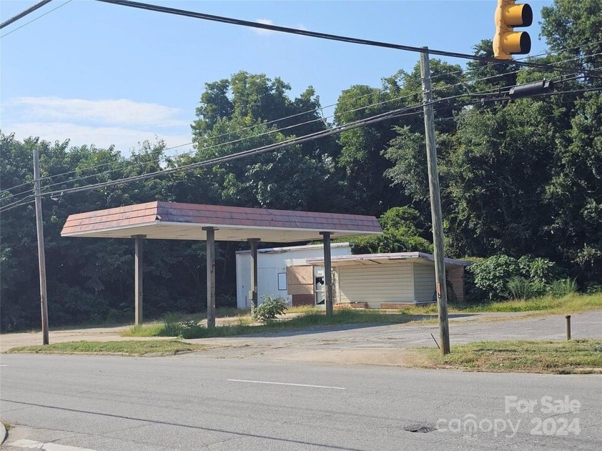 Picture of Home For Sale in Hickory, North Carolina, United States