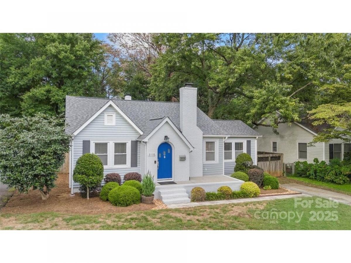 Picture of Home For Sale in Charlotte, North Carolina, United States