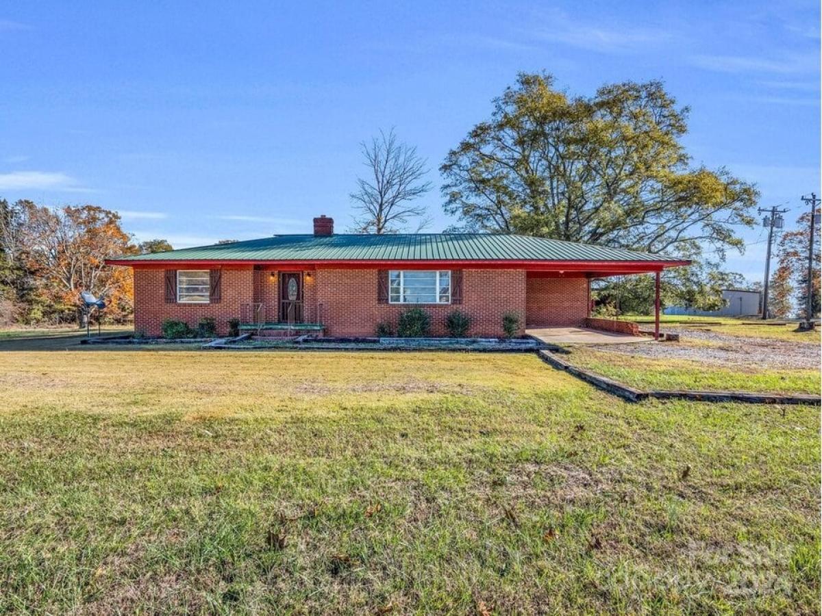 Picture of Home For Sale in Forest City, North Carolina, United States