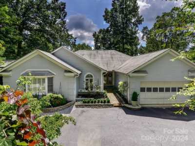 Home For Sale in Flat Rock, North Carolina