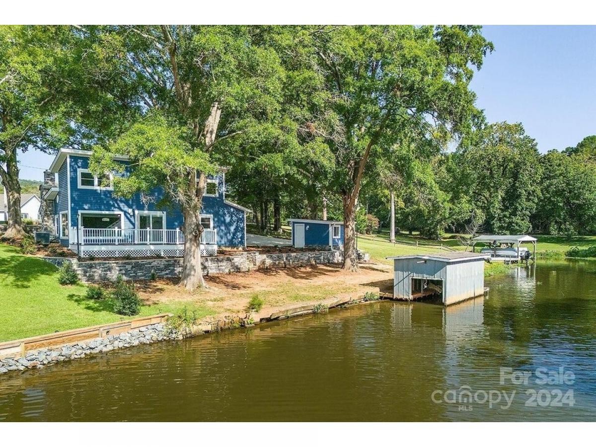 Picture of Home For Sale in Albemarle, North Carolina, United States