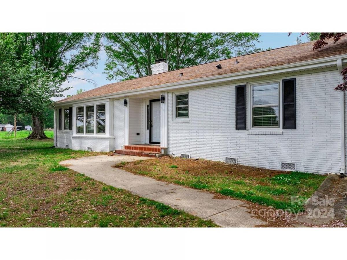 Picture of Home For Sale in Fallston, North Carolina, United States