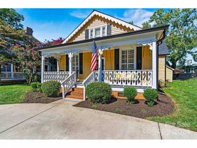 Home For Sale in Newton, North Carolina