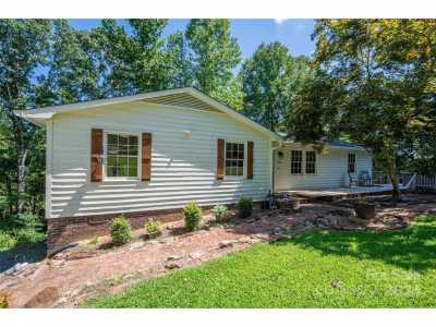 Home For Sale in Bessemer City, North Carolina