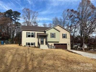 Home For Sale in Hickory, North Carolina