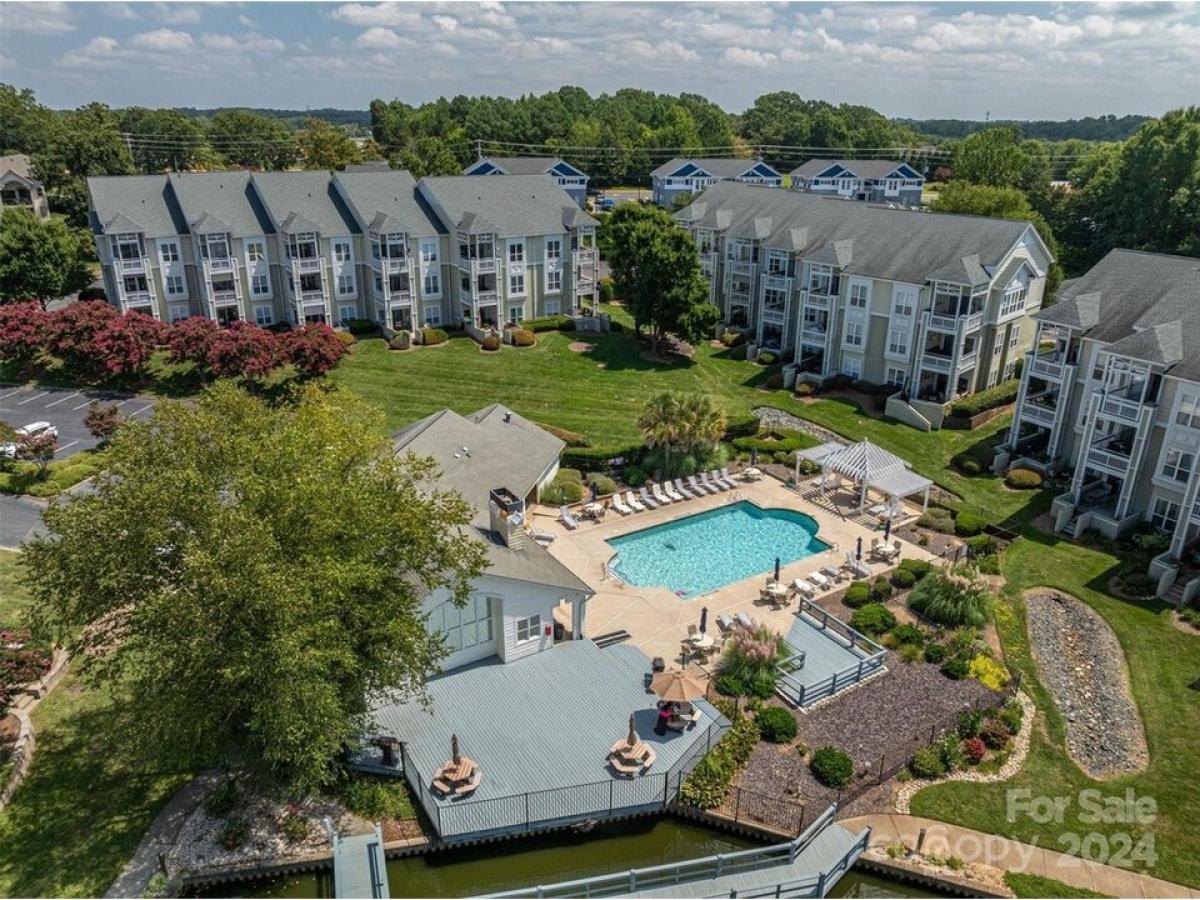 Picture of Home For Sale in Cornelius, North Carolina, United States