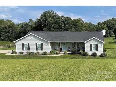 Home For Sale in Rutherfordton, North Carolina