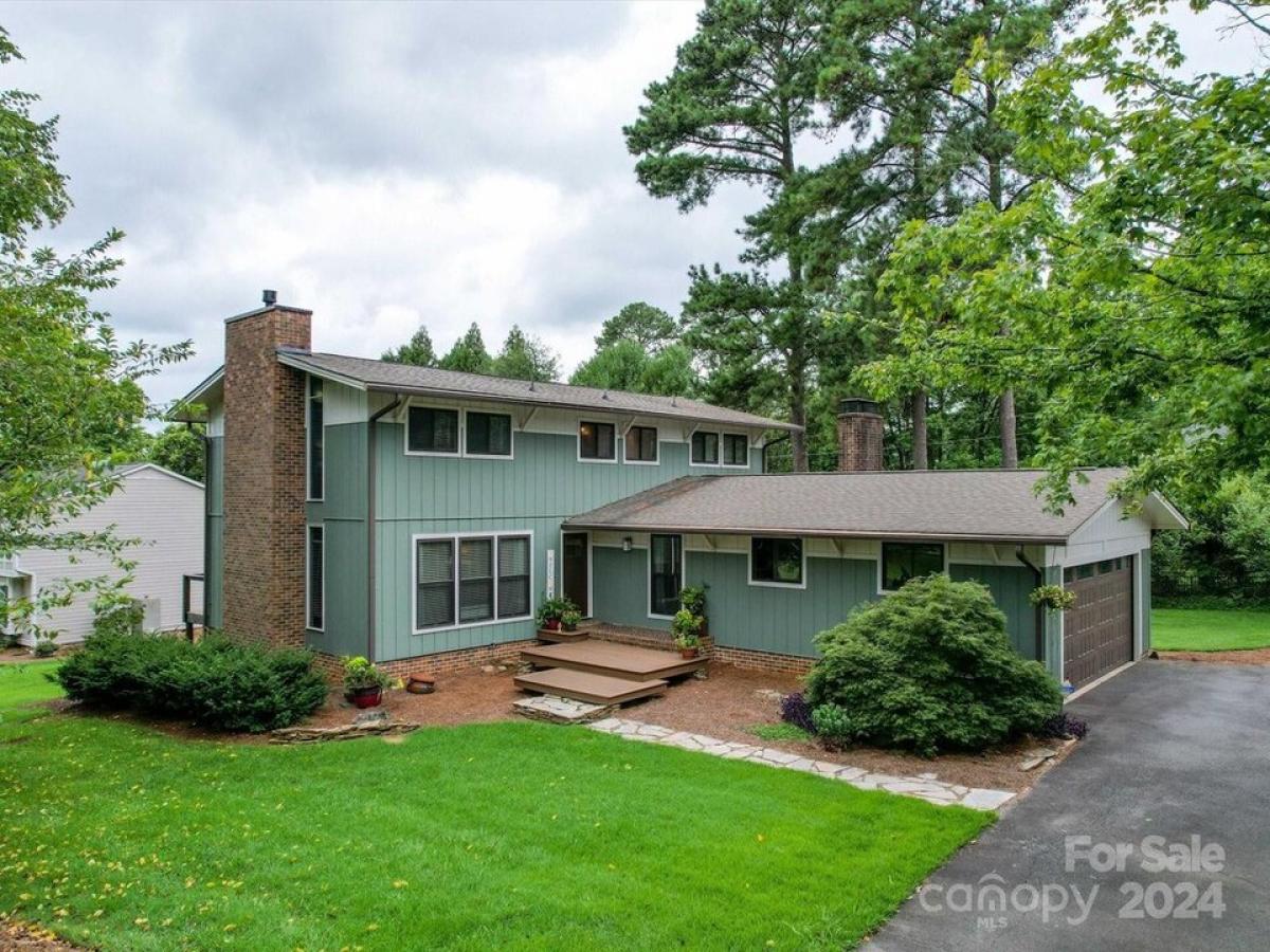 Picture of Home For Sale in Gastonia, North Carolina, United States