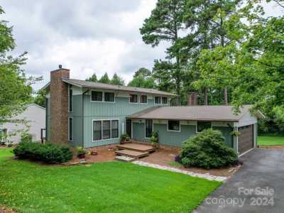 Home For Sale in Gastonia, North Carolina