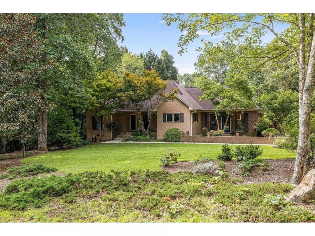 Picture of Home For Sale in Tryon, North Carolina, United States