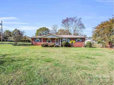 Home For Sale in Forest City, North Carolina