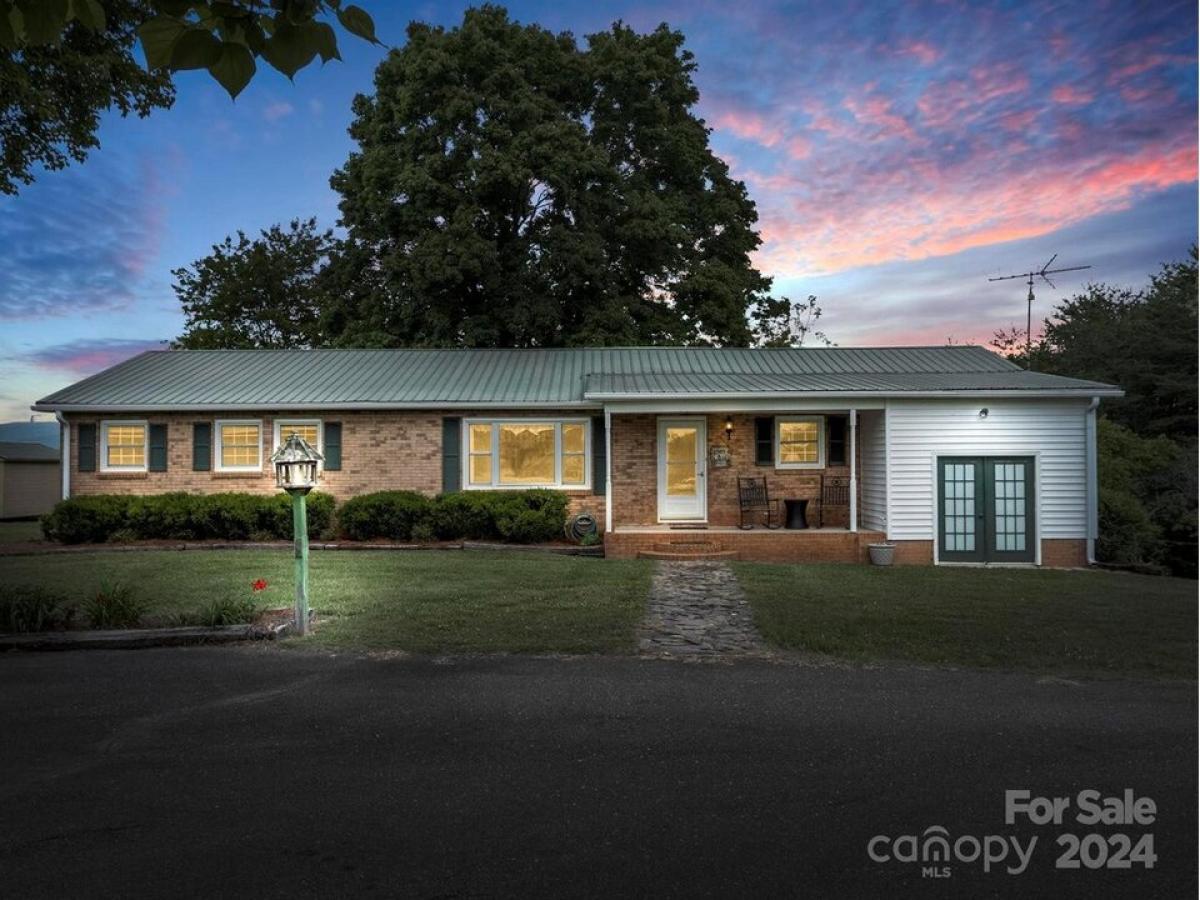 Picture of Home For Sale in Casar, North Carolina, United States