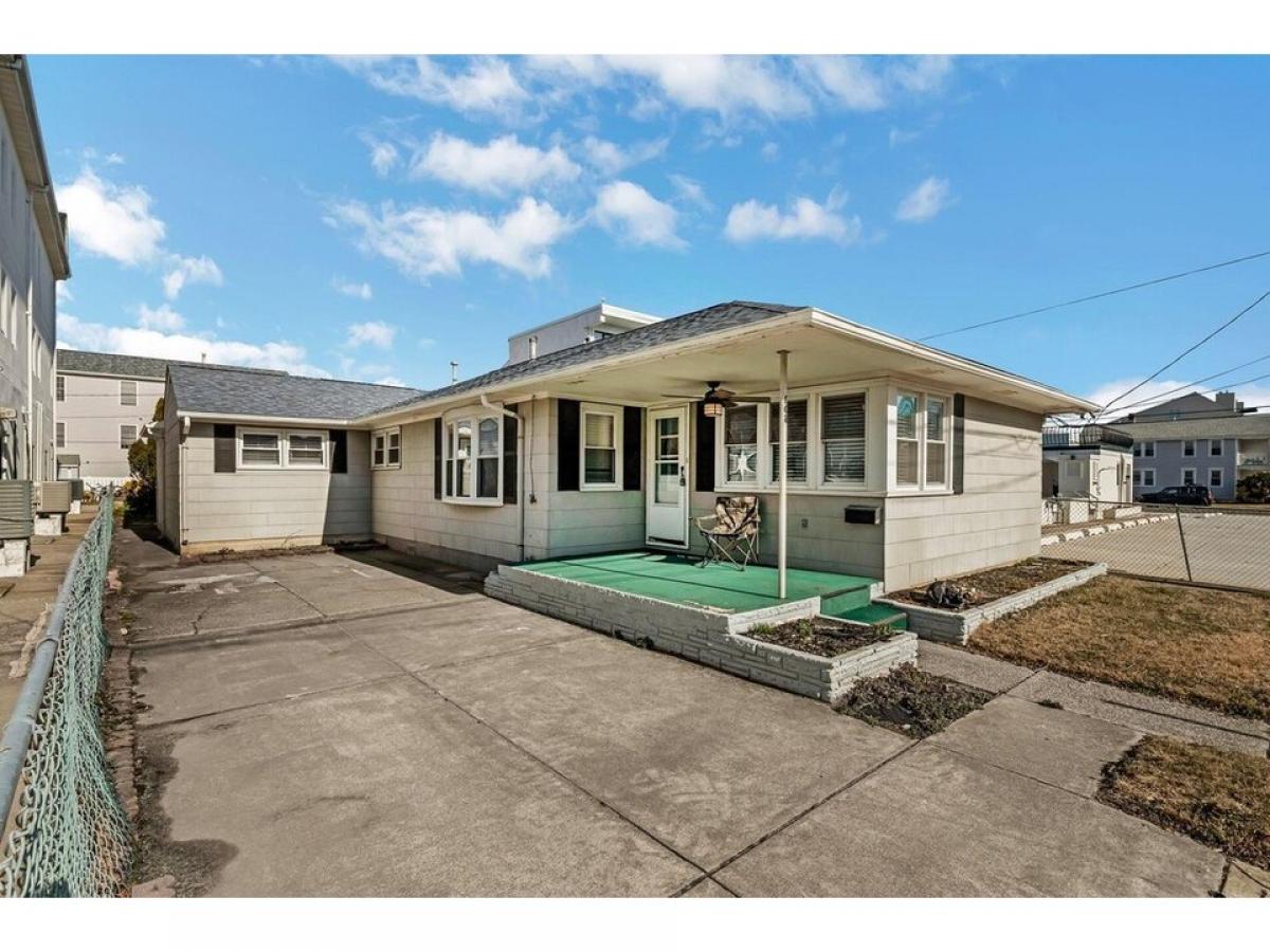 Picture of Home For Sale in North Wildwood, New Jersey, United States