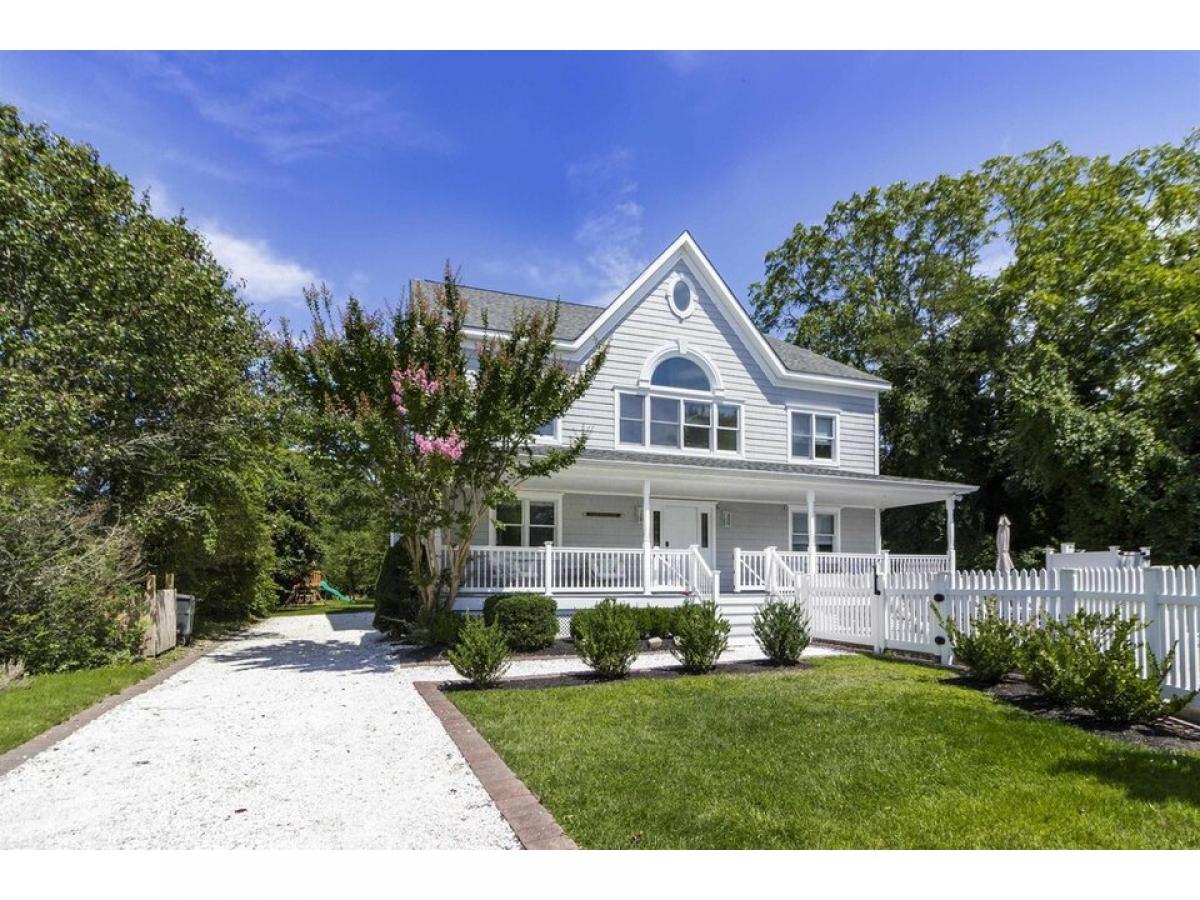 Picture of Home For Sale in West Cape May, New Jersey, United States