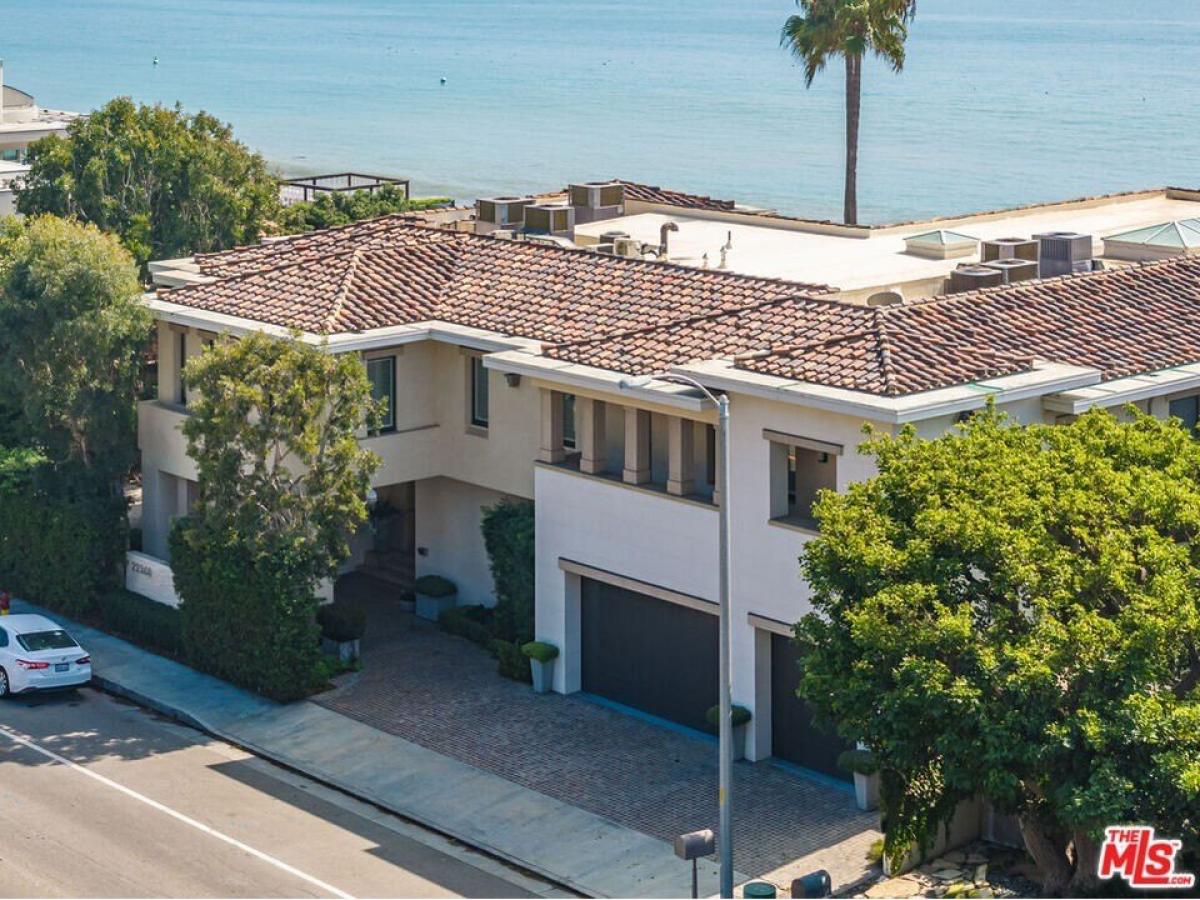 Picture of Home For Sale in Malibu, California, United States