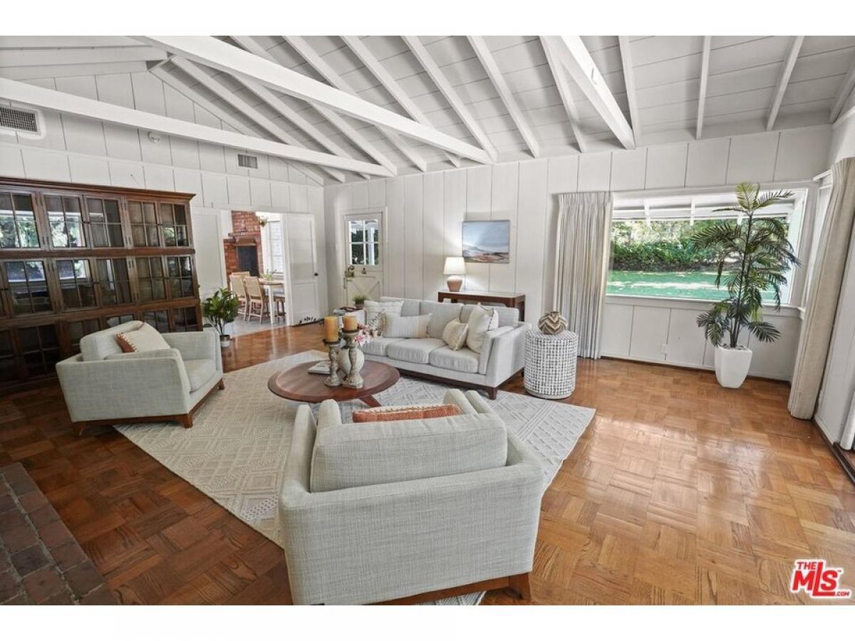 Picture of Home For Sale in Malibu, California, United States