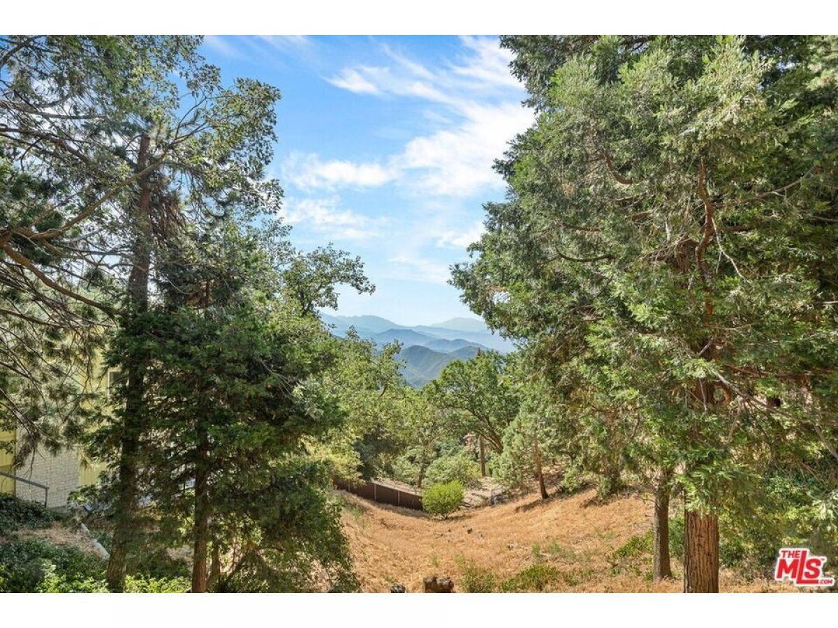 Picture of Home For Sale in Crestline, California, United States