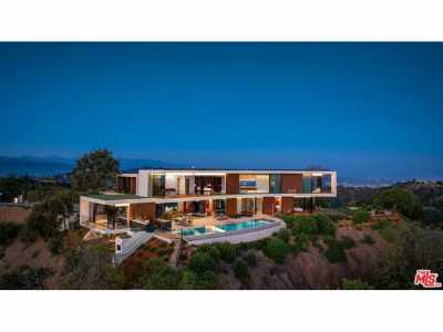 Home For Sale in Beverly Hills, California