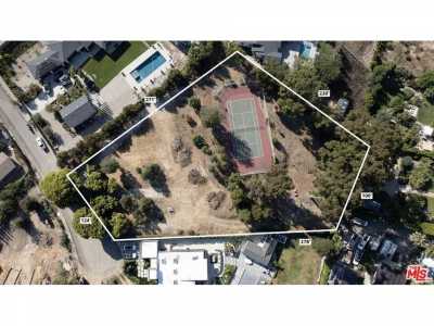 Residential Land For Sale in Malibu, California