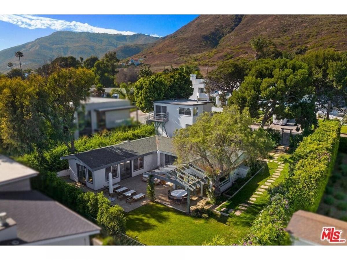 Picture of Home For Sale in Malibu, California, United States