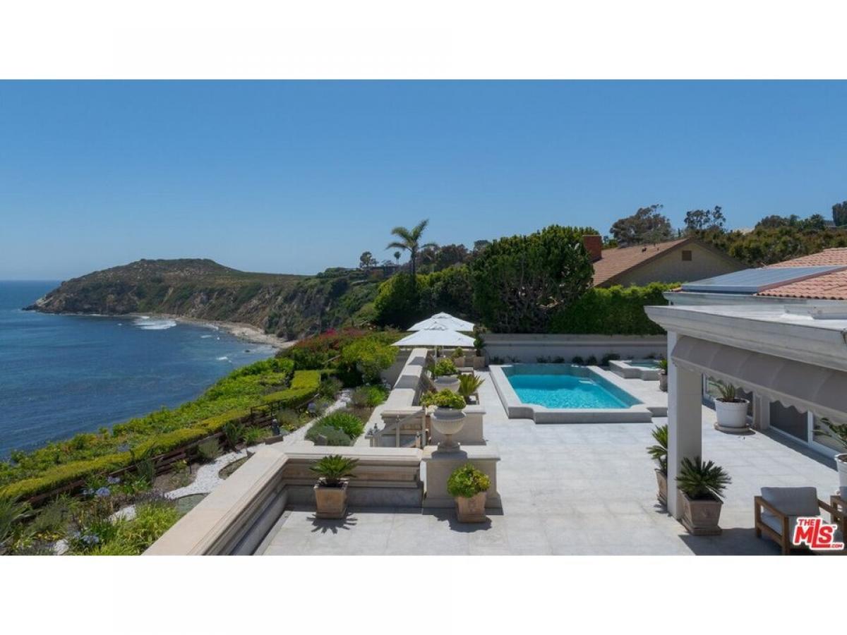 Picture of Home For Sale in Malibu, California, United States