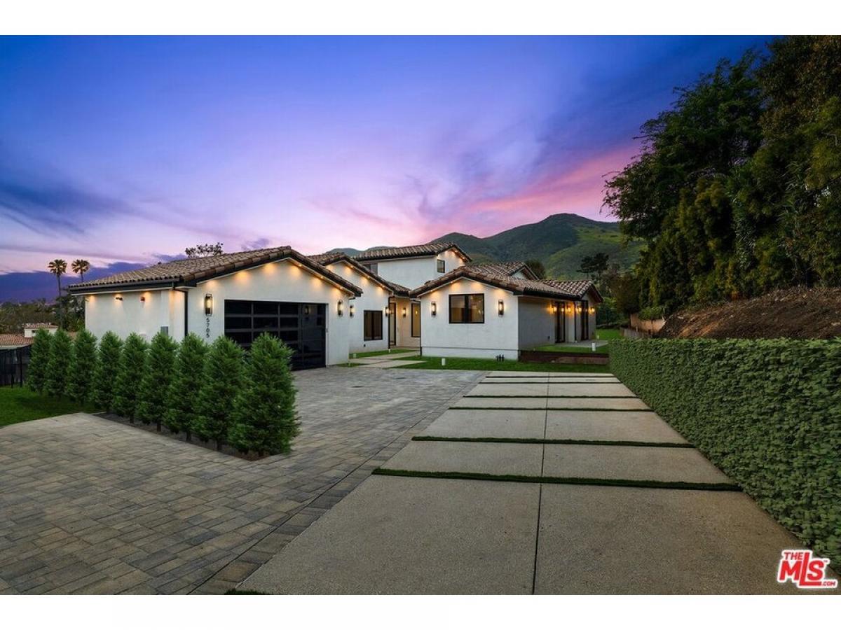 Picture of Home For Sale in Malibu, California, United States