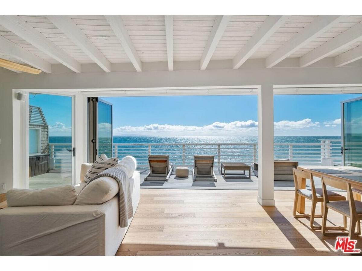 Picture of Home For Sale in Malibu, California, United States