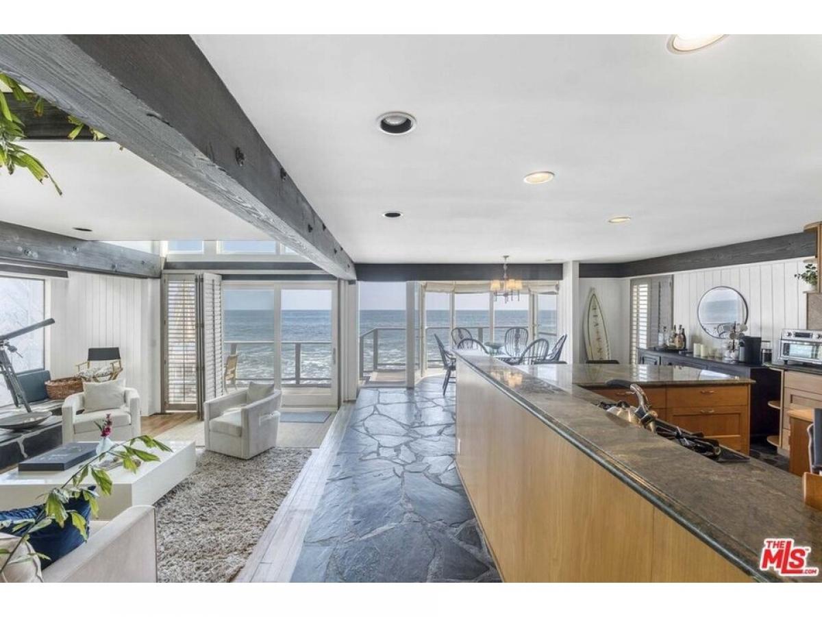 Picture of Home For Sale in Malibu, California, United States