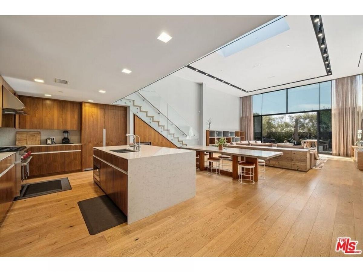 Picture of Home For Sale in Santa Monica, California, United States