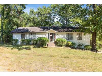 Home For Sale in Hixson, Tennessee