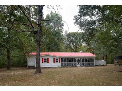 Home For Sale in Trenton, Georgia