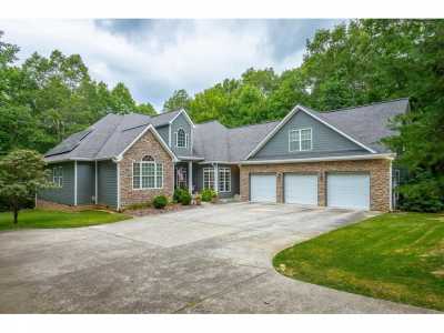 Home For Sale in Rising Fawn, Georgia