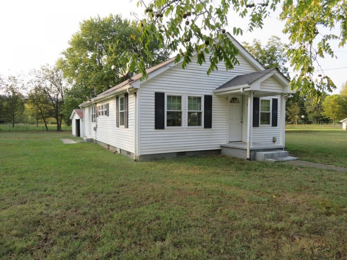 Picture of Home For Sale in Whitwell, Tennessee, United States