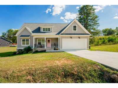 Home For Sale in Dayton, Tennessee