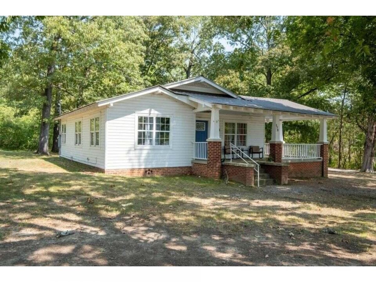 Picture of Home For Sale in Trenton, Georgia, United States