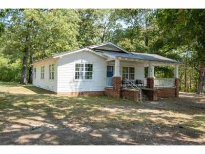 Home For Sale in Trenton, Georgia